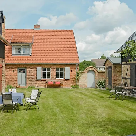 Comfort In The Uckermark Region 別荘 Weggun